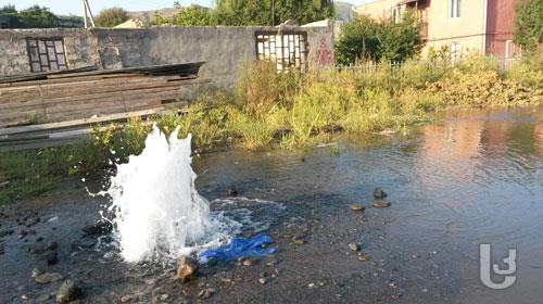 ახალციხეში  სასმელი წყლის დაზიანებული მილი ხანძთელის ქუჩას ტბორავს
