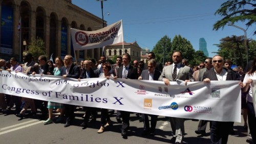 მსვლელობა თბილისში 'ოჯახის სიმტკიცის დღეს' [Photo]