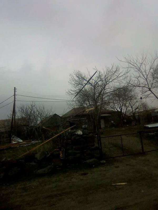 სოფელ ჩუნჩხაში ქარმა რიტუალების სახლს სახურავი გადახადა [Photo]
